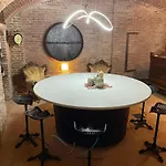 Vakantiehuis Charming Italian Sleeps 14
