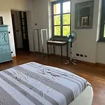 Charming Italian Sleeps 14 *