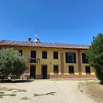Charming Italian Sleeps 14 Vakantiehuis