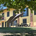 Casa vacanze Charming Italian Sleeps 14 Cantarana