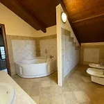 Charming Italian Sleeps 14 * Cantarana