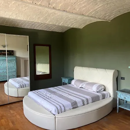 Charming Italian Sleeps 6