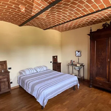 Semesterbostad Charming Italian Sleeps 6 *