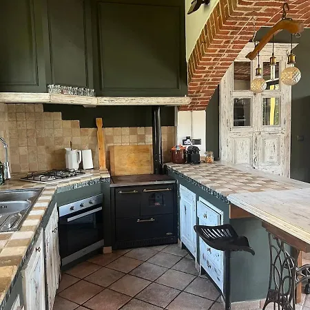 Semesterbostad Charming Italian Sleeps 6 Cantarana