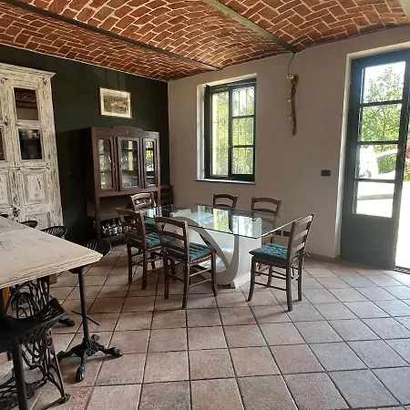 Charming Italian Sleeps 6 Cantarana