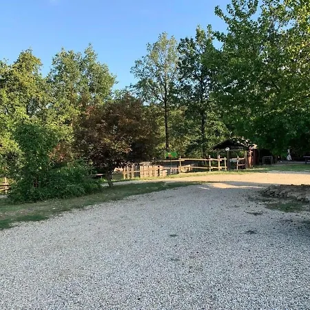 Charming Italian Sleeps 6