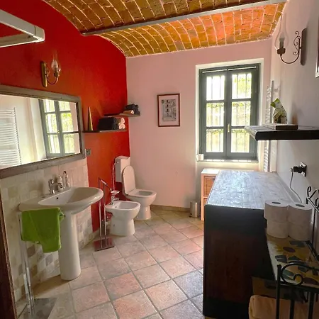 Semesterbostad Charming Italian Sleeps 6 *
