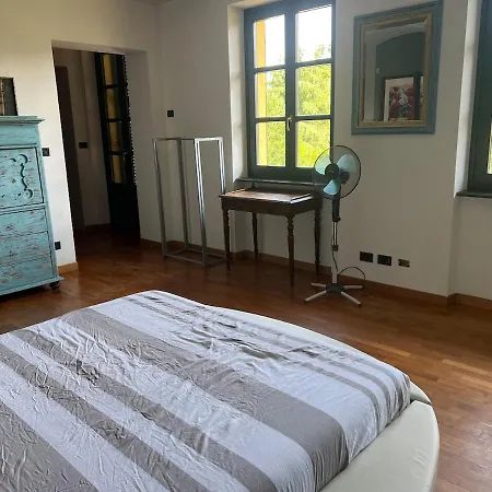 Charming Italian Sleeps 6 *