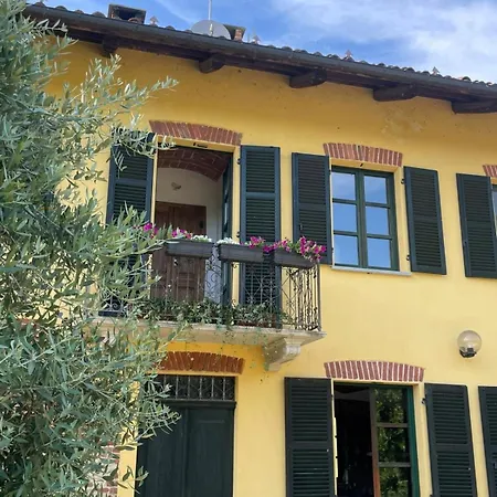 Charming Italian Sleeps 6 Cantarana