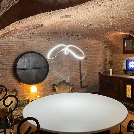 Charming Italian Sleeps 6 Cantarana