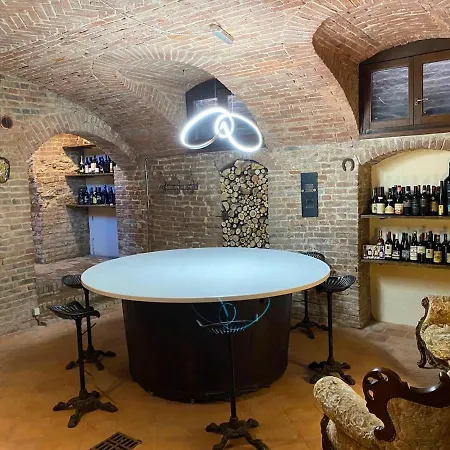 Charming Italian Sleeps 6 * Cantarana