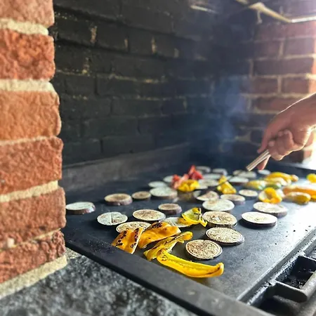 בית נופש Charming Italian Sleeps 6