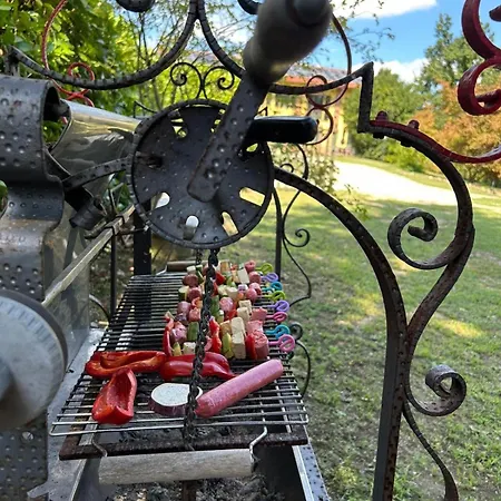 Charming Italian Sleeps 6