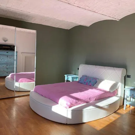 Charming Italian Sleeps 6 Cantarana