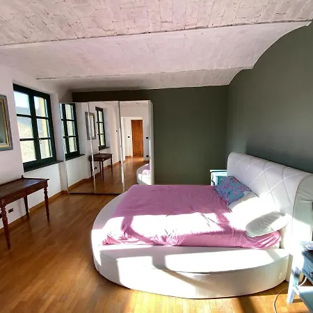 Charming Italian Sleeps 6 Semesterbostad *