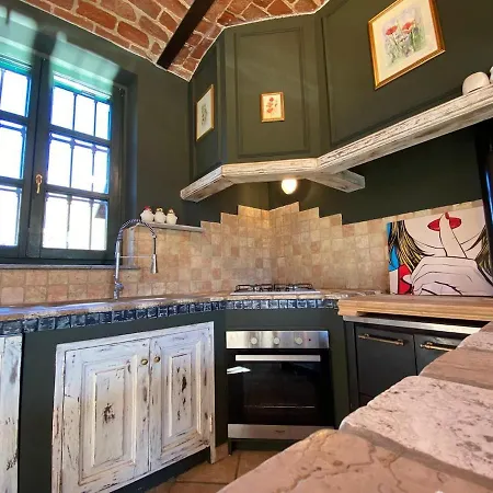 Charming Italian Sleeps 6 בית נופש *