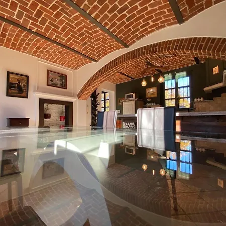 Charming Italian Sleeps 6 בית נופש