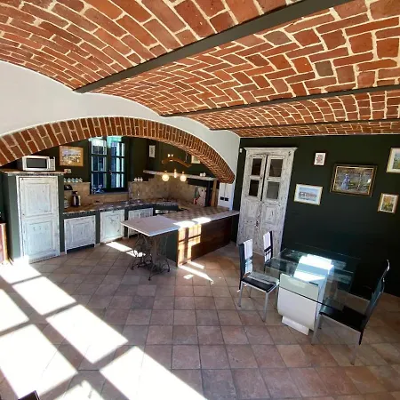 בית נופש Charming Italian Sleeps 6 Cantarana