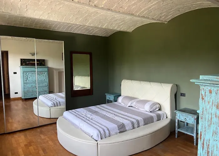 Charming Italian Sleeps 14