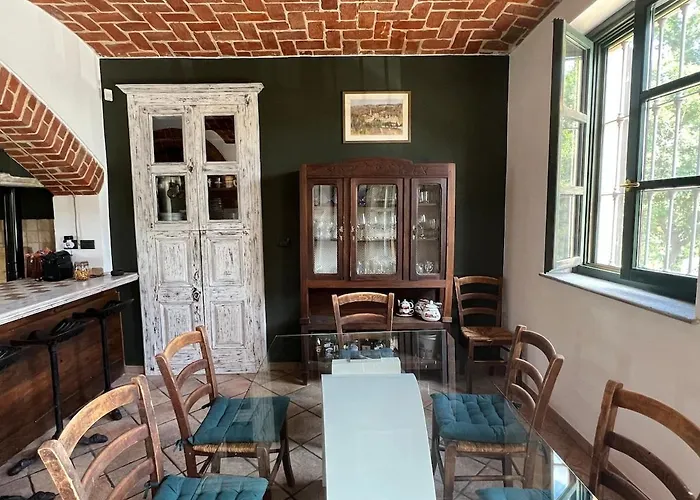 Charming Italian Sleeps 14 Feriehus Cantarana