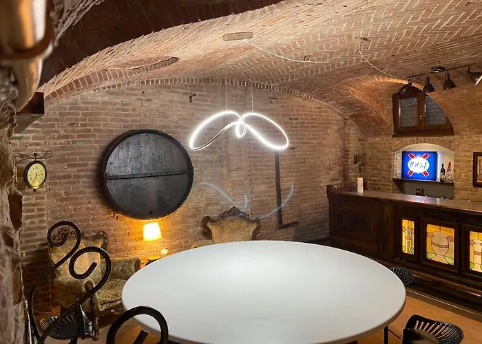 Charming Italian Sleeps 14 Cantarana