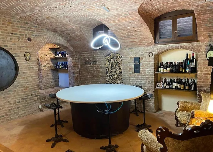 Charming Italian Sleeps 14 * Cantarana
