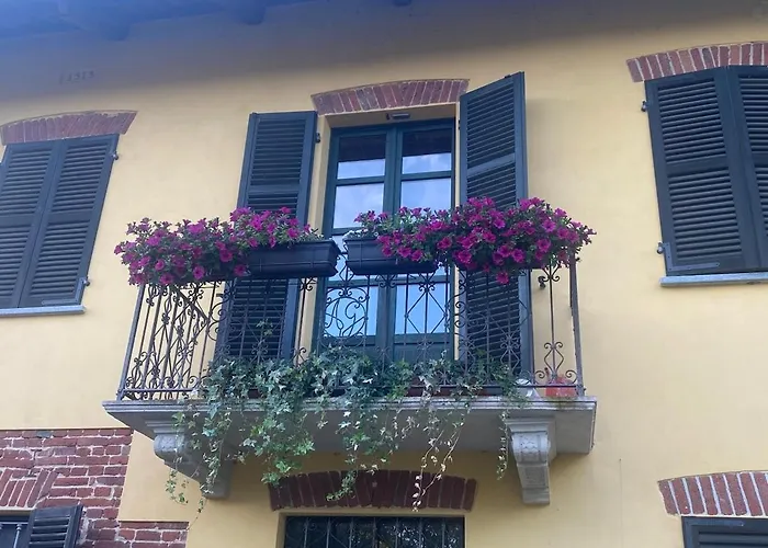 Charming Italian Sleeps 14 Feriehus *