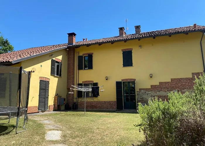 Charming Italian Sleeps 14 Feriehus