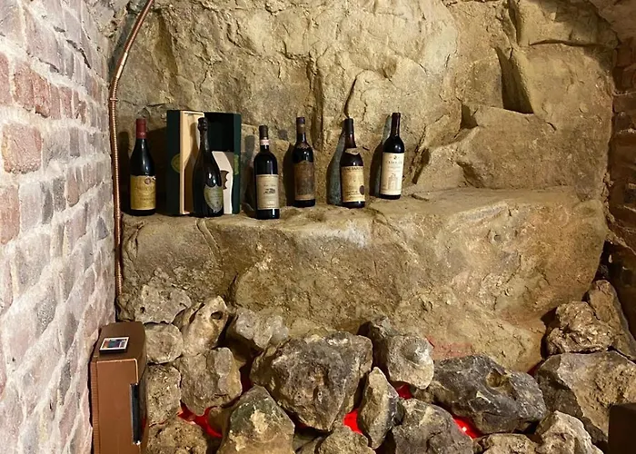 Charming Italian Sleeps 14 Cantarana