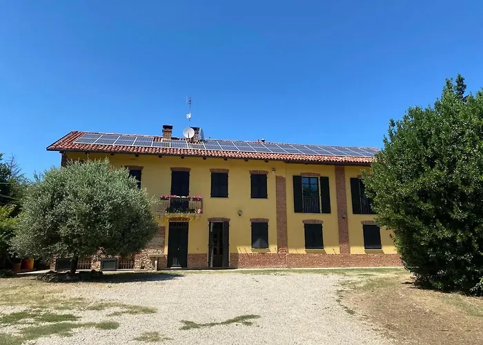 Charming Italian Sleeps 14 Nyaraló
