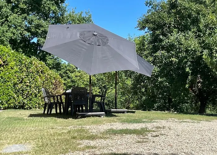 Feriehus Charming Italian Sleeps 14