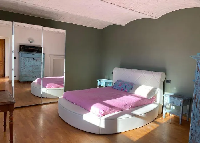 Charming Italian Sleeps 14 Cantarana