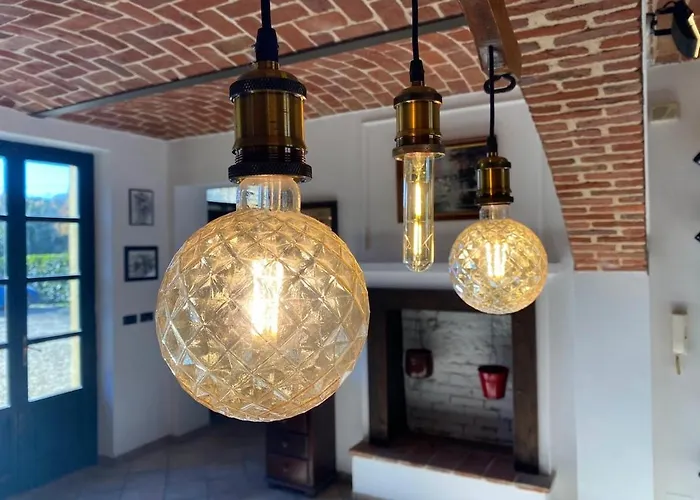 Nyaraló Charming Italian Sleeps 14 Cantarana