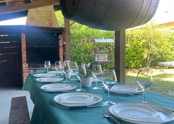 Feriehus Charming Italian Sleeps 14