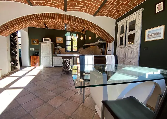 Charming Italian Sleeps 14