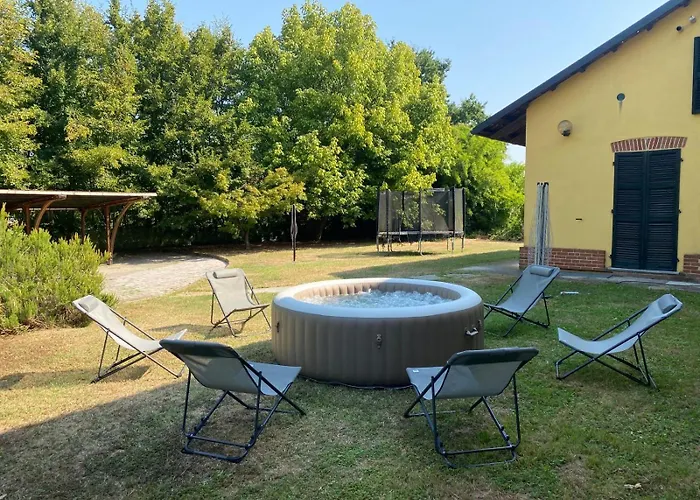 Charming Italian Sleeps 14 Cantarana